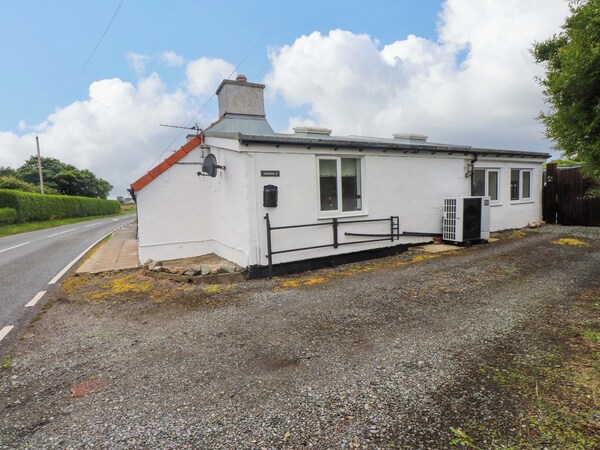 2 Llainwen - Anglesey