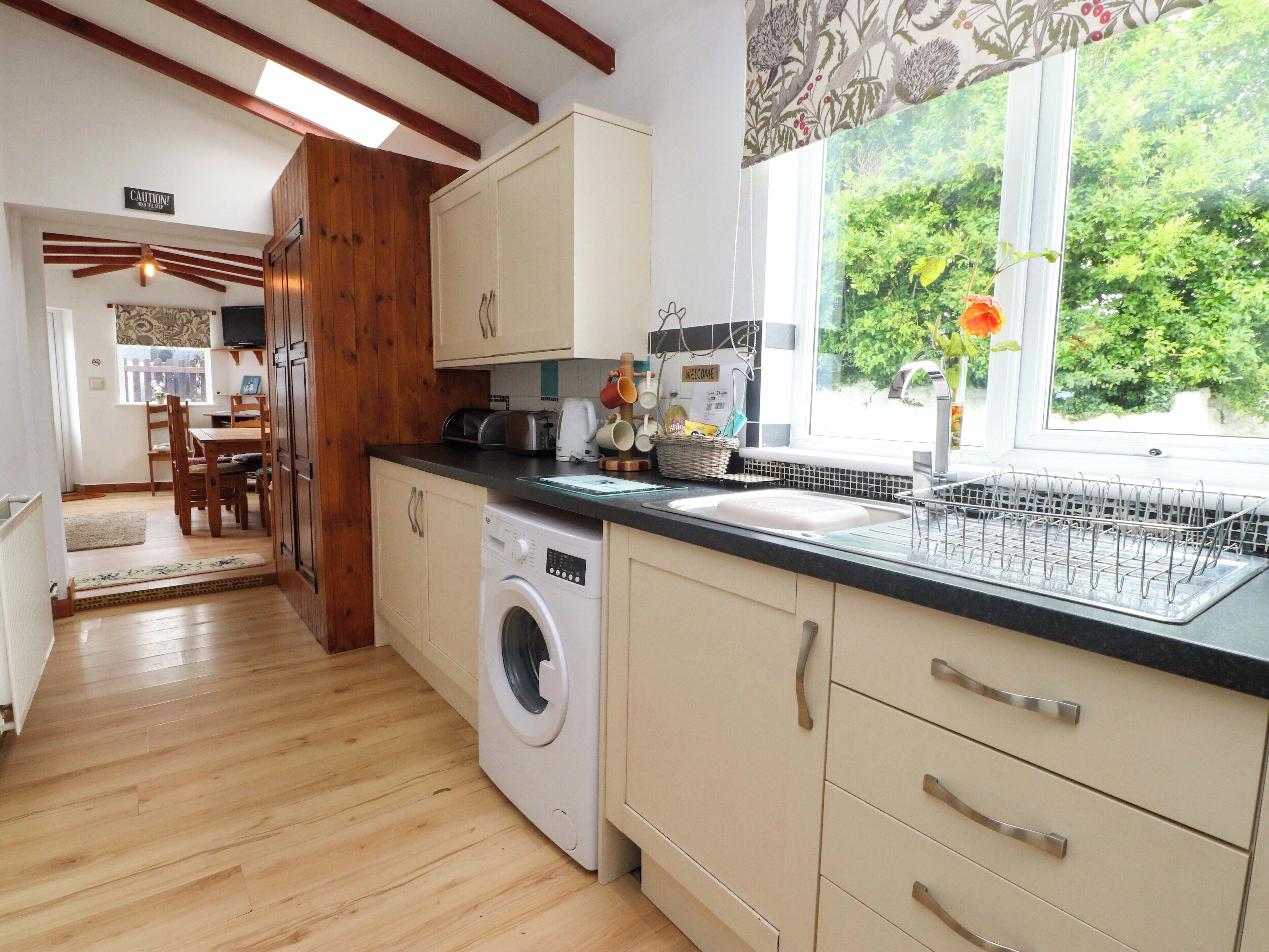 Cookware/dishes/utensils