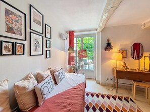 4 Schlafzimmer, Bügeleisen/Bügelbrett, kostenloses WLAN