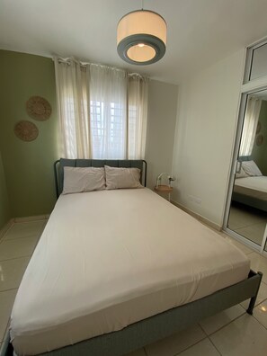 2 bedrooms, iron/ironing board, free WiFi, bed sheets