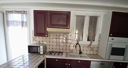 Pretty town house in the heart of La Cotinière for 4 people