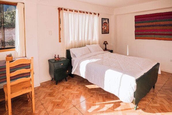 Skrivebord og wi-fi (inkludert)