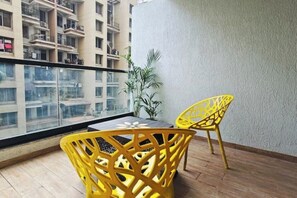 Property grounds - 2bhk Suite at Balewadi Hi St (Pune)