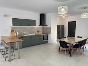 Microwave, oven, stovetop, dishwasher