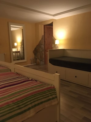 1 sovrum, strykjärn/strykbräda, resesäng och wi-fi