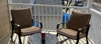 2 bedroom, Walk to Beach, Boardwalk, Shops. Apt 2R