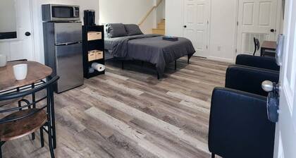 NYC Bus -Train /Shops / Restaurant /HUMC /USA Mall