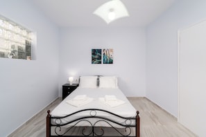 3 bedrooms, iron/ironing board, WiFi, bed sheets - Kamares Calm & Comfort By Greece Apartments (Kamares)