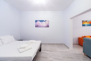 3 bedrooms, iron/ironing board, WiFi, bed sheets - Kamares Calm & Comfort By Greece Apartments (Kamares)