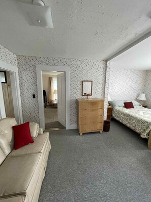 5 عدّة غرف نوم ومكواة/لوح كي وواي فاي مجانًا وملاءات أس�رّة