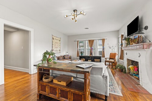 A nice Hacienda in central Waco!