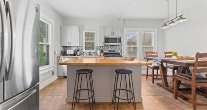 A nice Hacienda in central Waco!