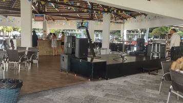 Departamento | Bar (en la propiedad)