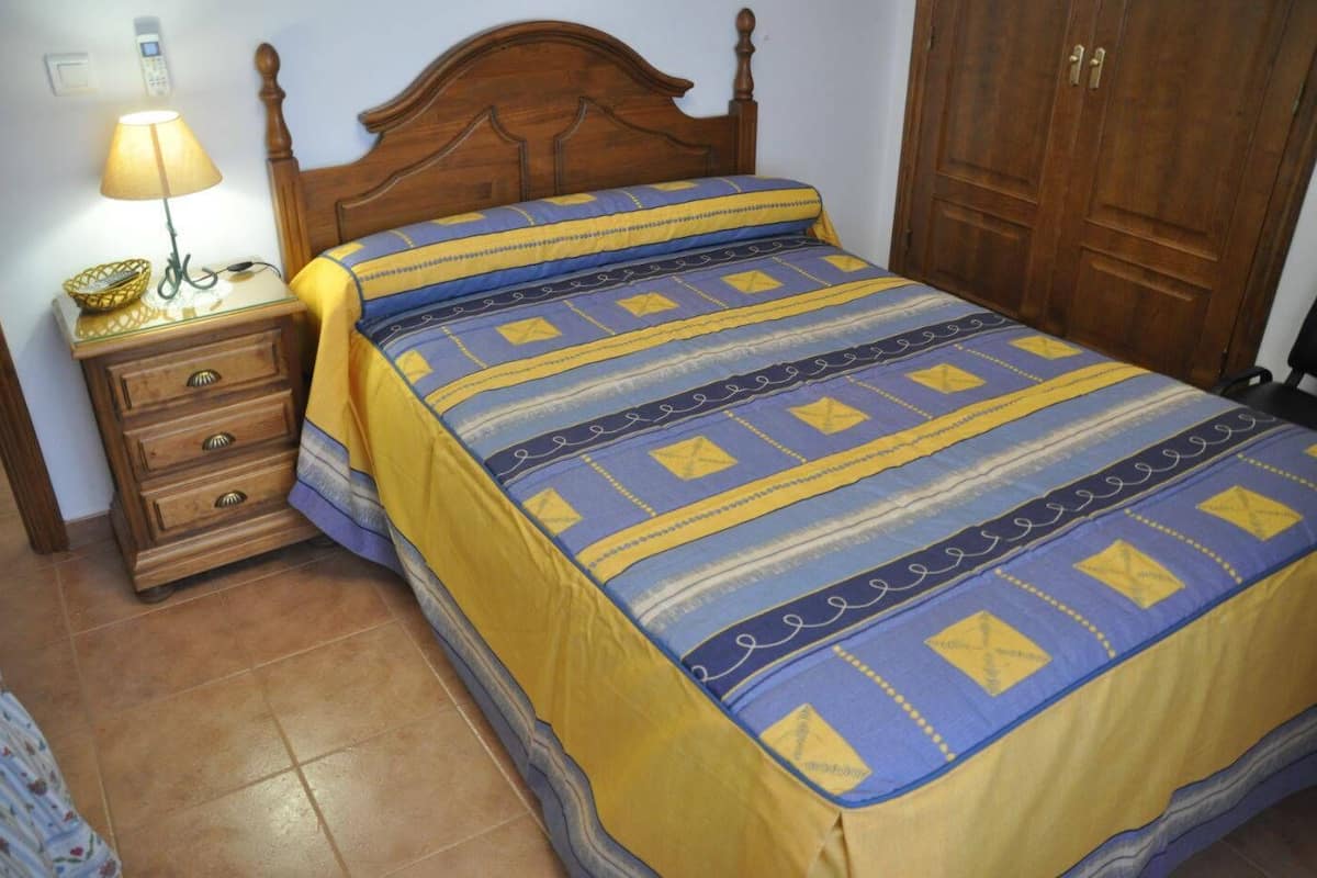 Wifi gratis y ropa de cama