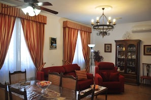 14-inch LCD TV with digital channels - Los galanes (Villanueva de los Infantes)