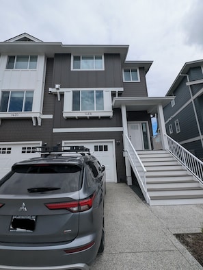 Exterior - Cozy Private 1- Bedroom Suite in Westhills (Langford)