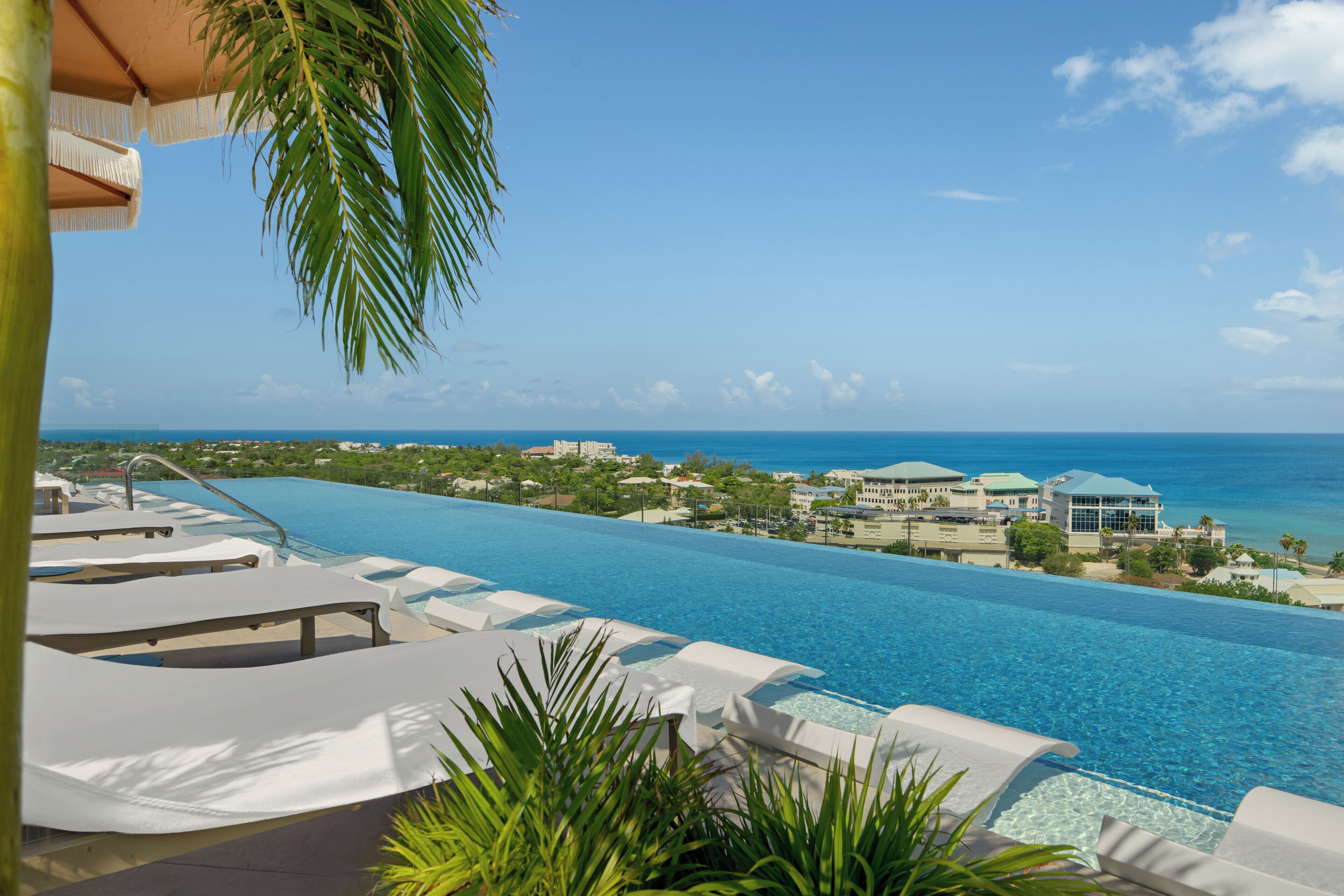 2 outdoor pools