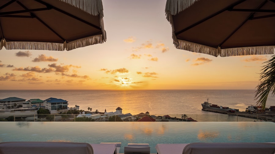 ONE GT Grand Cayman