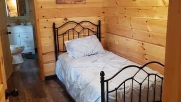 2 bedrooms, free WiFi, bed sheets, wheelchair access