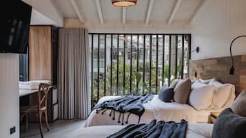 Luxury House, 6 Bedrooms, Private Pool | In-room safe, blackout curtains, iron/ironing board, free WiFi