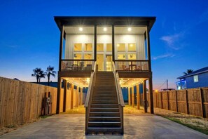 House (Multiple Bedrooms) | Interior - Sleeps 16 2 Homes, Priv Pool, Ping-pong 1block to Alister St. Shops & Dining (Port Aransas)