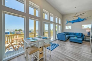 Casa (Multiple Bedrooms) | Interior