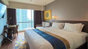 1 Schlafzimmer, Zimmersafe, Schreibtisch, Bügeleisen/Bügelbrett