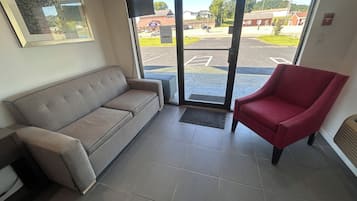 Sala de estar en el lobby