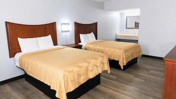 Room, 2 Queen Beds, Smoking