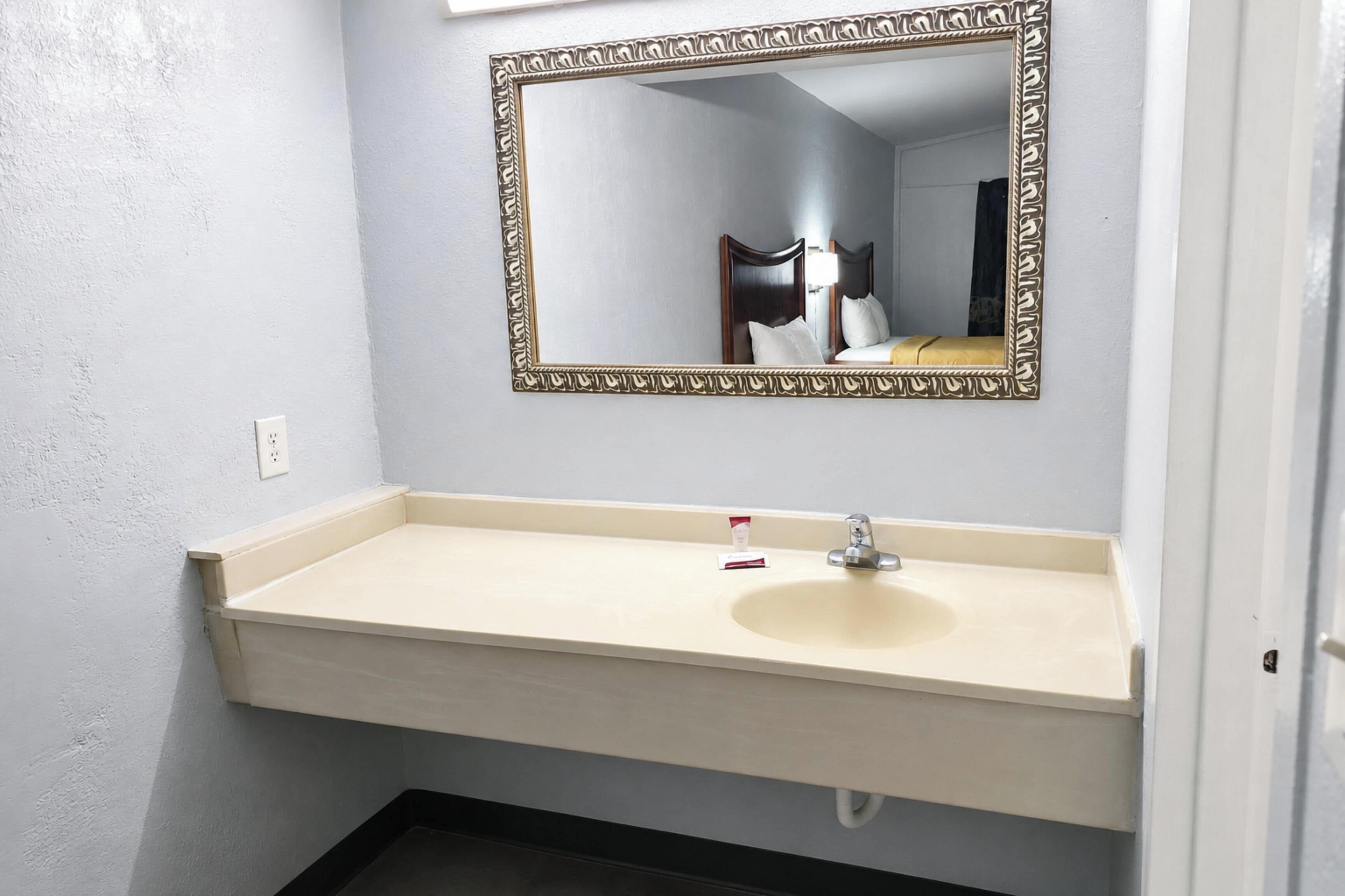 Free toiletries, towels
