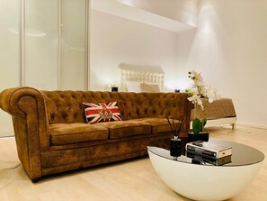 Living area - Royal flat in the heart of the city with a unique soul. (Bratislava)