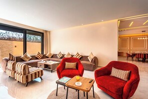 Smart TV - Marvelous 4 suites villa with swimming pool in Marrakech (Marrakesh)