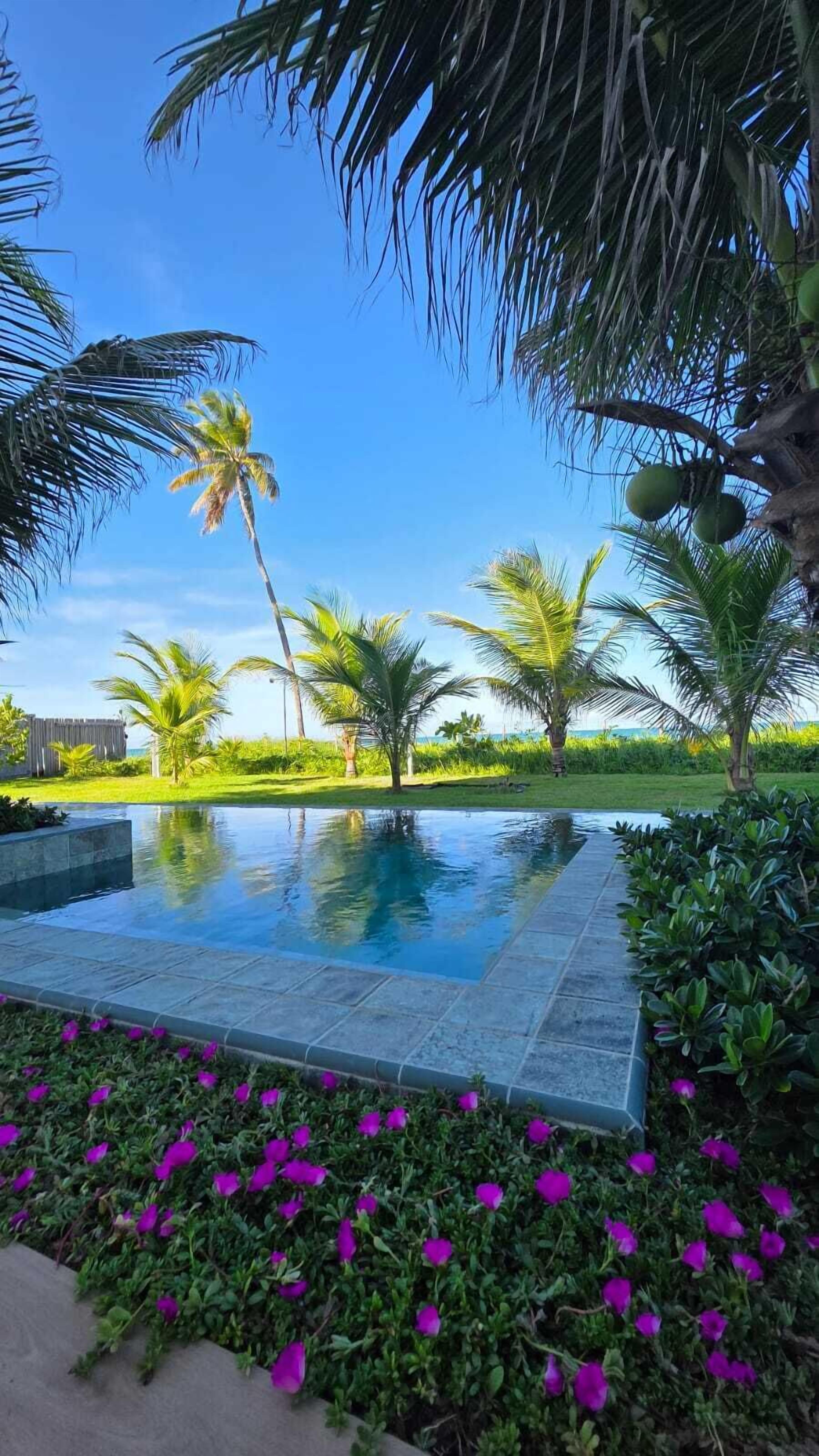 Kolam renang outdoor