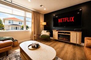 TV, fireplace