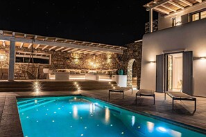Outdoor pool - Luxury Private Villa with swimming pool, Jacuzzi ,sea-view at best location!! (Kalafati)