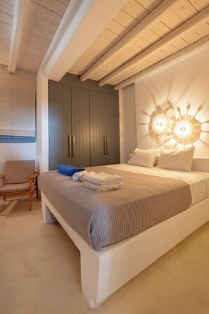 5 bedrooms, iron/ironing board, free WiFi, bed sheets - Luxury Private Villa with swimming pool, Jacuzzi ,sea-view at best location!! (Kalafati)