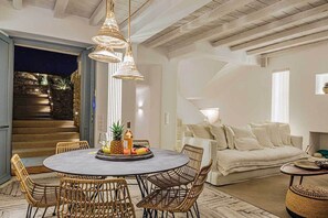 Dining - Luxury Private Villa with swimming pool, Jacuzzi ,sea-view at best location!! (Kalafati)