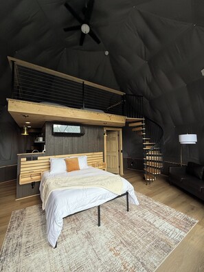 2 bedrooms, bed sheets