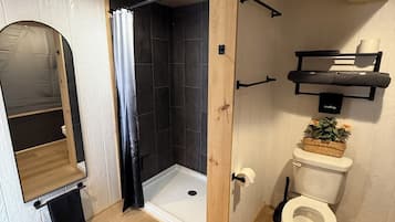 Douche, serviettes fournies