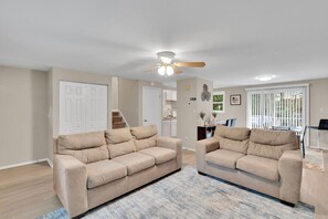 Smart TV - Game Room in Uptown | 3BR Sleeps 7 | Pet-Friendly (Charlotte)