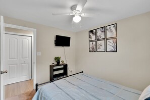 3 bedrooms, iron/ironing board, free WiFi, bed sheets