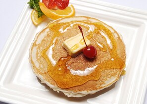 Daily cooked-to-order breakfast for a fee - Motel Diana  (Mexicali)