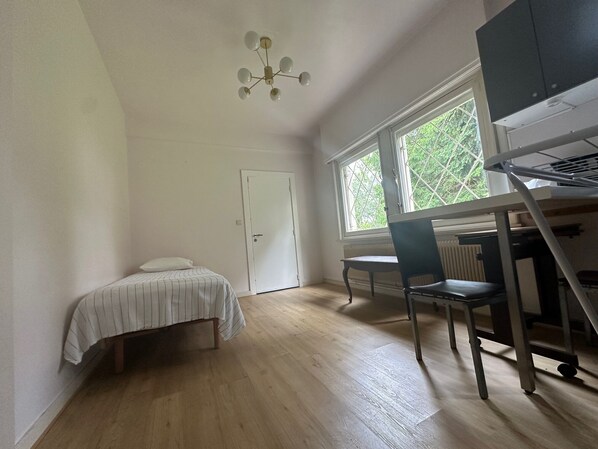 7 多间卧室、WiFi、床单