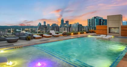 The Emma Penthouse: Modern 2BR Condo, Steps From Rainey St. & Lady Bird Lake