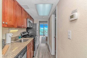 Mikrowelle, Ofen, Herdplatte, Geschirrspüler