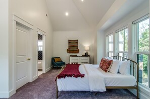 4 chambres, fer et planche à repasser, Wi-Fi, draps fournis