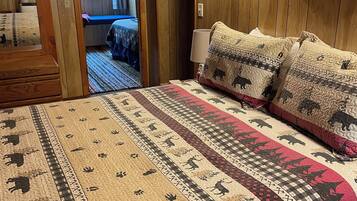 4 habitaciones, tabla de planchar con plancha, cuna de viaje y internet