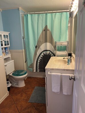 Hair dryer, towels, soap - Stunning Oceanfront 1 Bedroom Condo W/ patio for amazing sunsets! (Daytona Beach)
