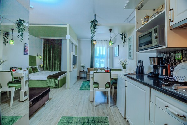 Executive Studio Suite | Desk, iron/ironing board, free cots/infant beds, rollaway beds - Taksim Nil Suite (Istanbul)