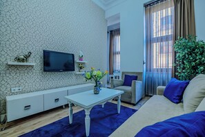 Family Apartment | Desk, iron/ironing board, free cots/infant beds, rollaway beds - Taksim Nil Suite (Istanbul)